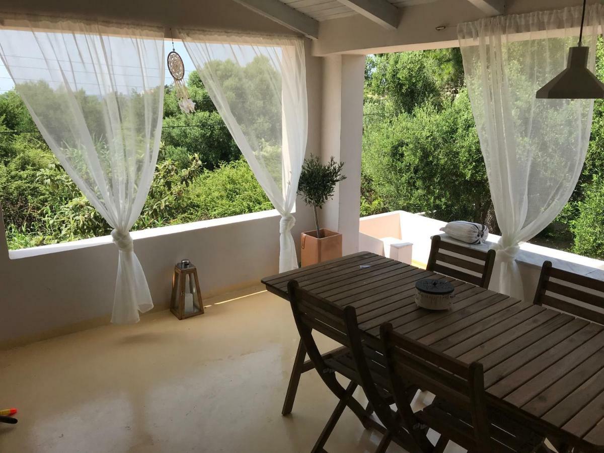 Sirios Appartement Akharavi