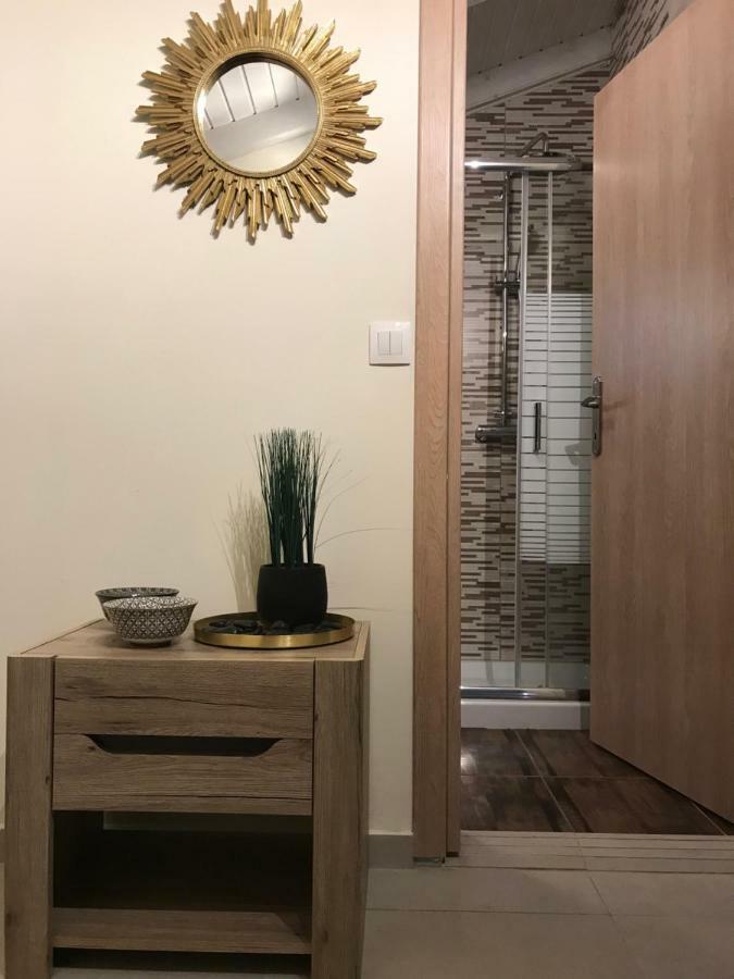 Sirios Appartement Akharavi